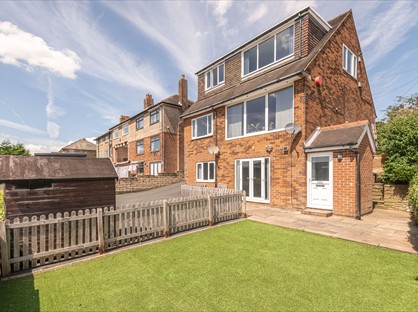 2 Bed Flat, New Hey Rd, HD3