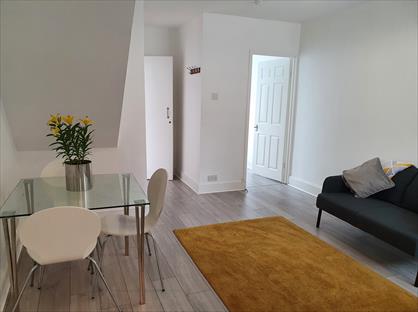 1 Bed Flat, Cardigan Gardens, RG1
