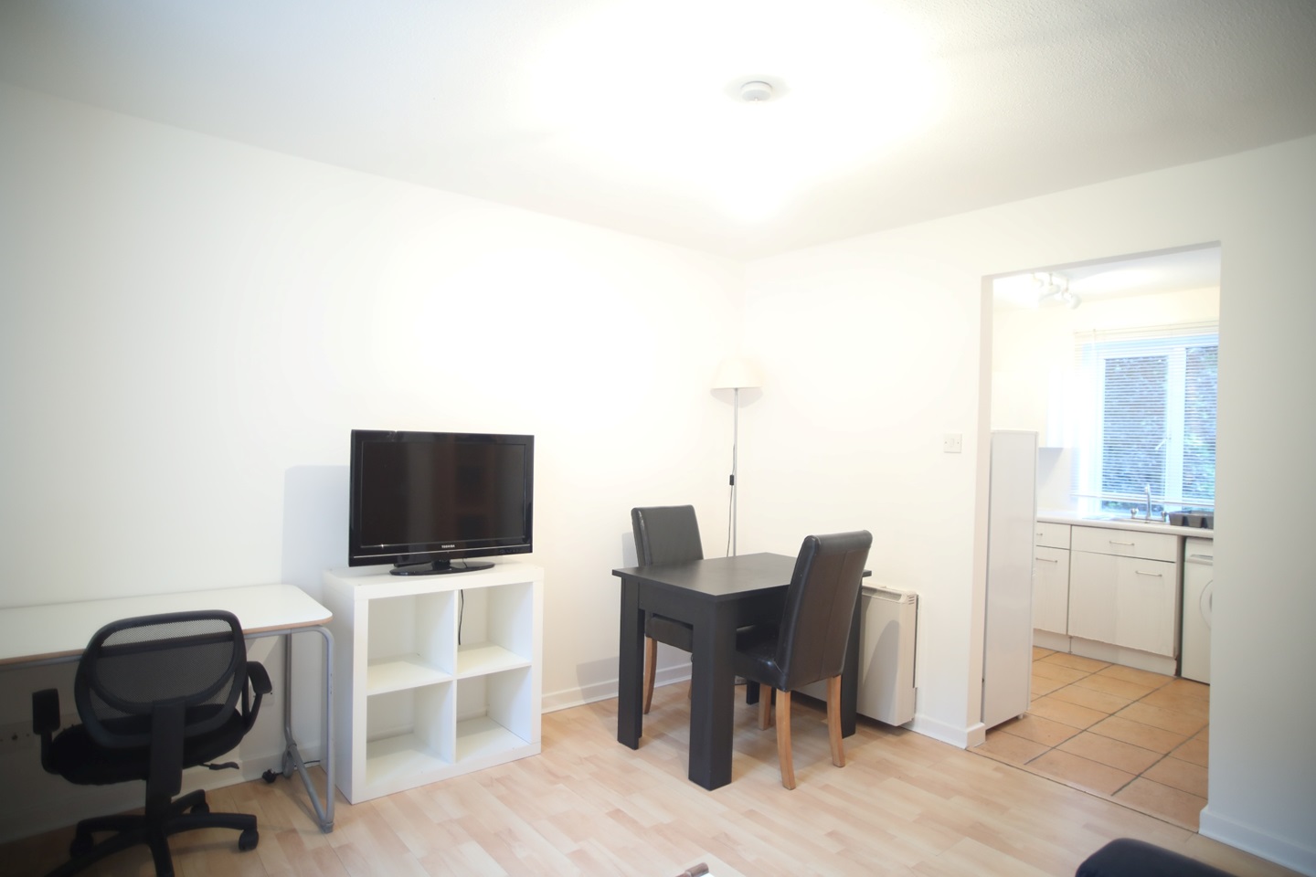 2 Bed Flat, Meanwood Heights, LS7 photo 2