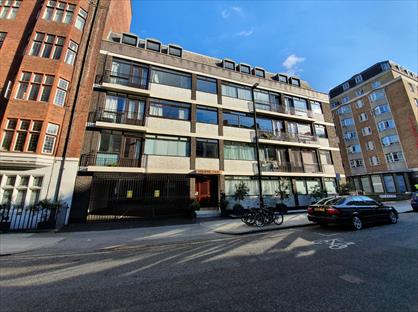 2 Bed Flat, Guilford Court, WC1N