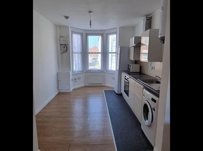 Studio Flat, Wood Street, CV21