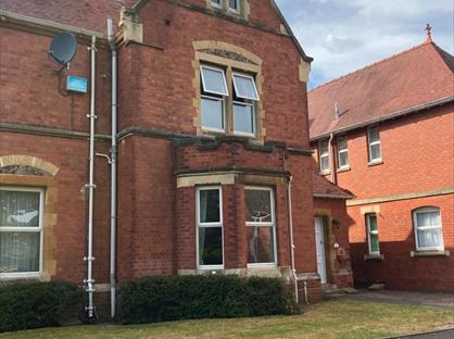 1 Bed Semi-Detached House, Avenue Road, WR14