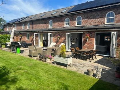 4 Bed Semi-Detached House, Cheadle Lane, WA16