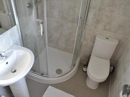 3 Bed Flat, Harts Lane, IG11