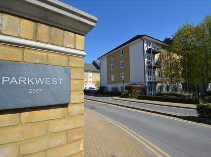 2 Bed Penthouse, Park West, UB7