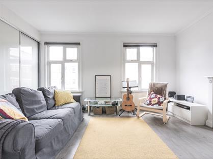2 Bed Flat, Fulham Palace Road, W6