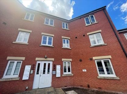 2 Bed Flat, Primmers Place, BA13