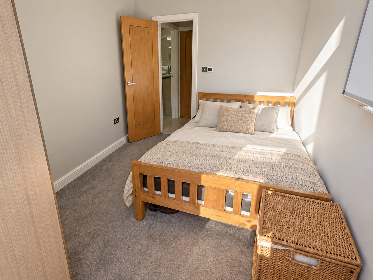 1 Bed Flat, Severn House, CF11 photo 3