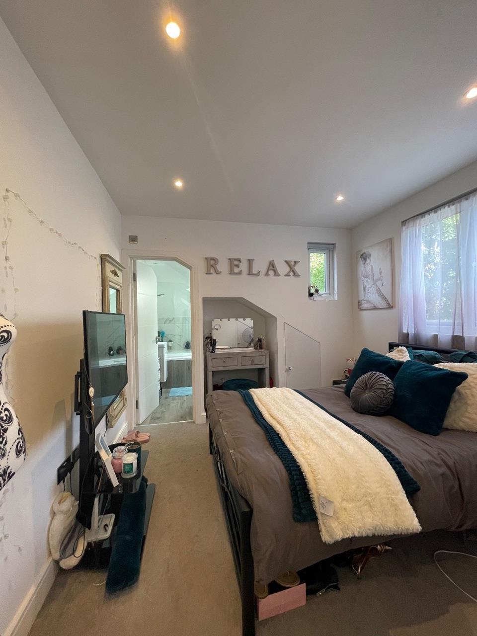 London 2 Bed Flat, Hendon Lane, N3 To Rent Now for £1,950.00 p/m