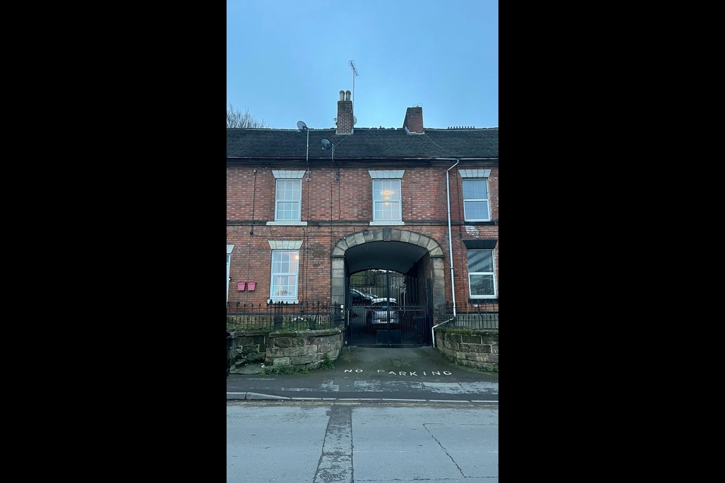 1 Bed Flat, Macklin Street, DE1, N1 7GU