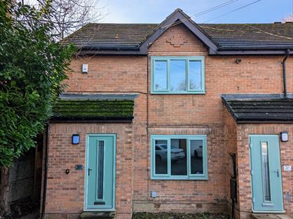 2 Bed Flat, Half Mile Close, LS28