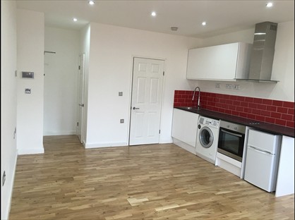 Studio Flat, Bromham Road, MK40