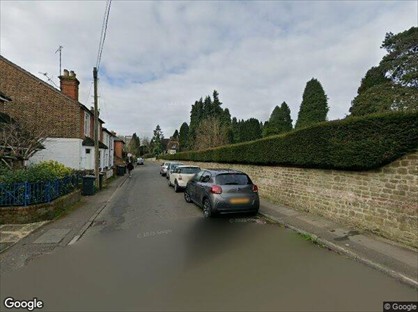 Room in a Shared House, Weyside Road, GU1