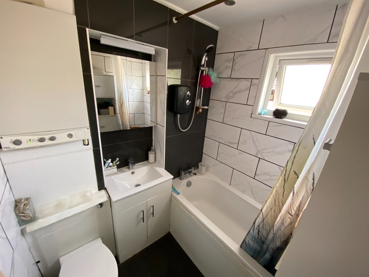 Slough 3 Bed Terraced House, Holmedale, SL2 To Rent Now for £1,800.