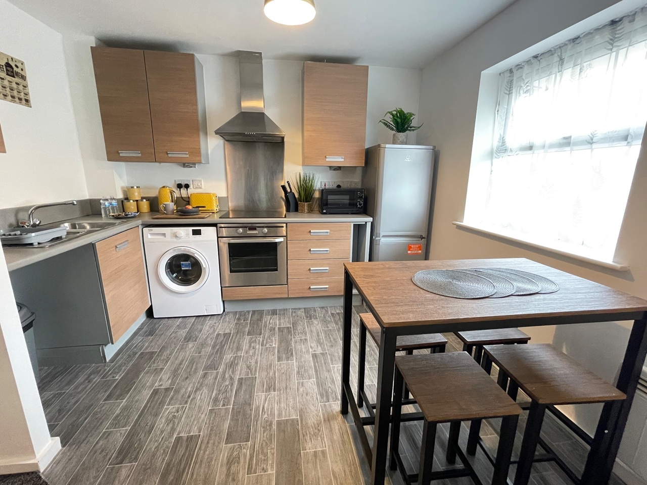 2 Bed Flat, Heatherton Village, DE23 photo 2