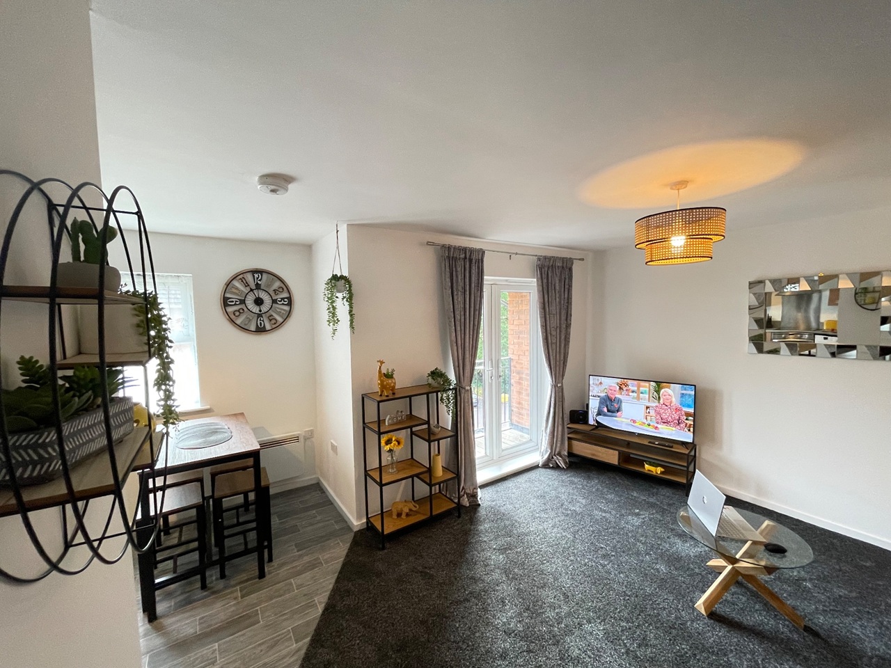 2 Bed Flat, Heatherton Village, DE23 photo 4