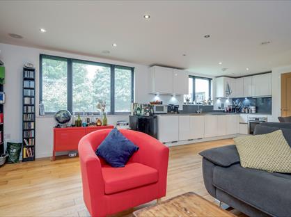 2 Bed Flat, Ladywell Road, SE13