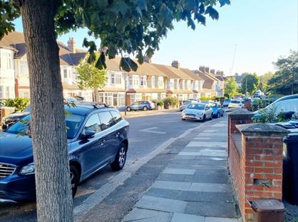 1 Bed Terraced House, Hamilton Crescent, N13