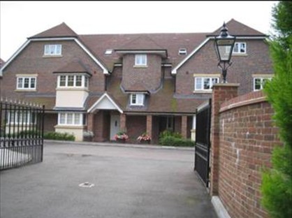 2 Bed Flat, Kingswood Grange, KT20