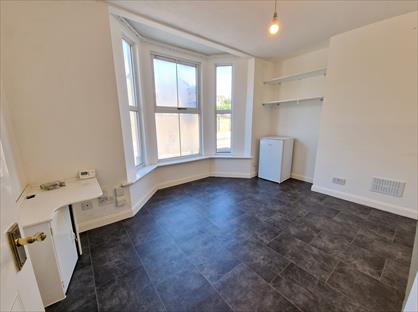 1 Bed Flat, High Street, HP20