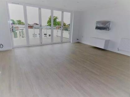 2 Bed Flat, Rectory Grove, SS9