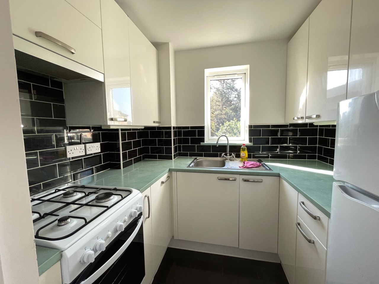 Studio Flat, Heywood House, SE14 photo 3