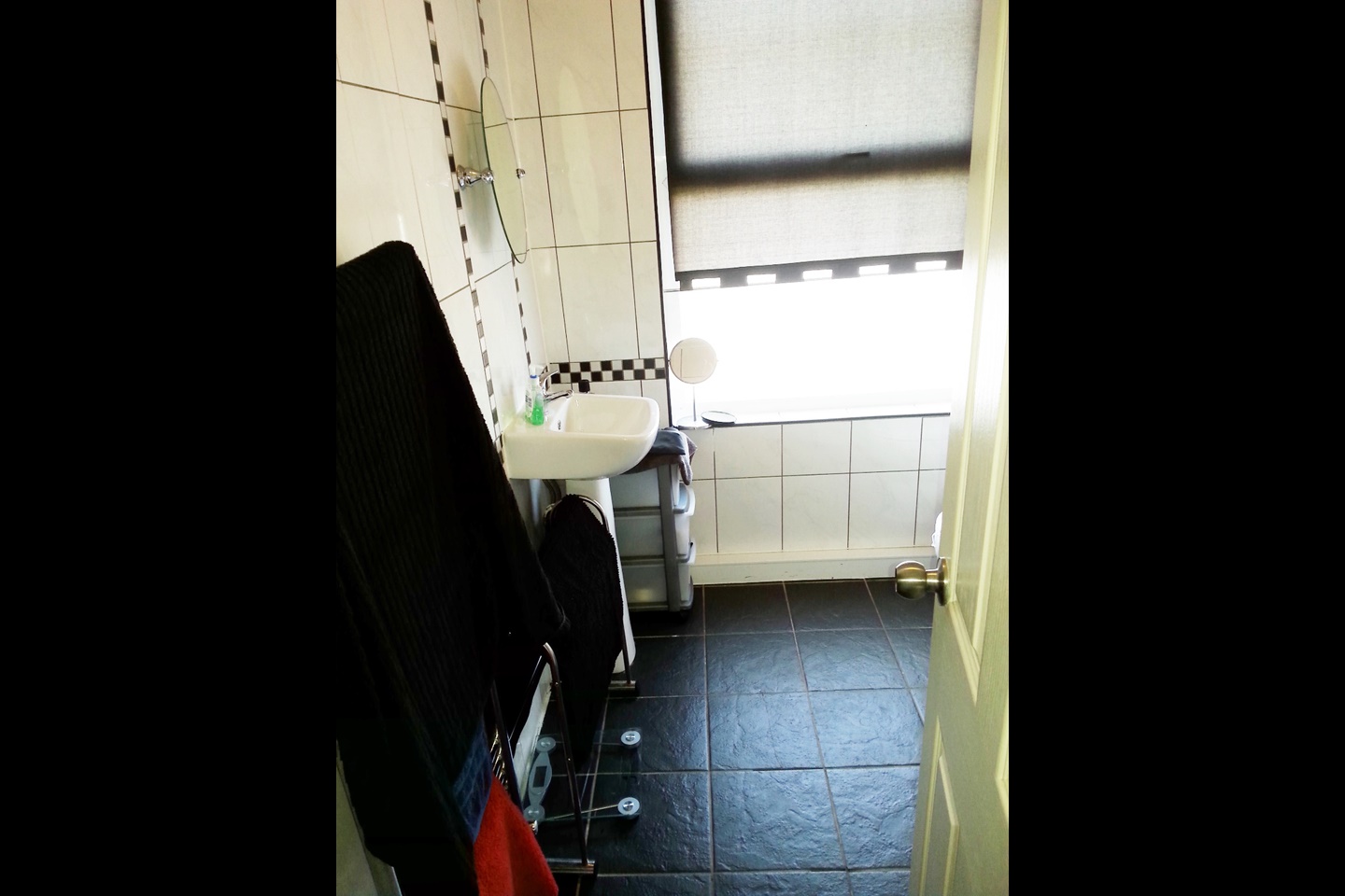 1 Bed Flat, Leeds, LS3 photo 3