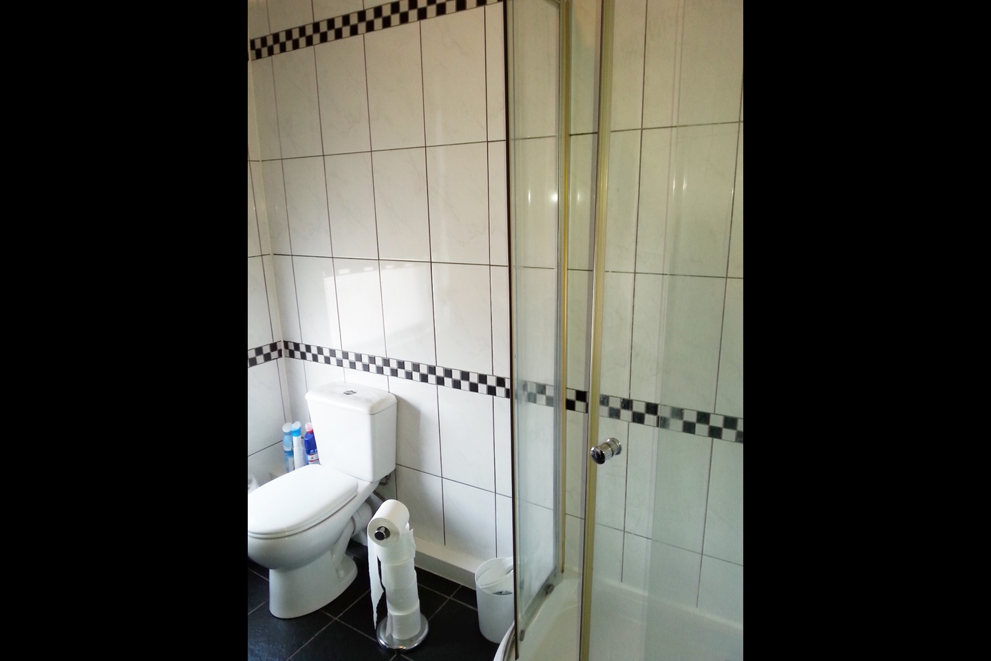 1 Bed Flat, Leeds, LS3 photo 5