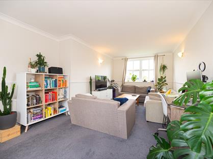 3 Bed Terraced House, Waldo Close, SW4