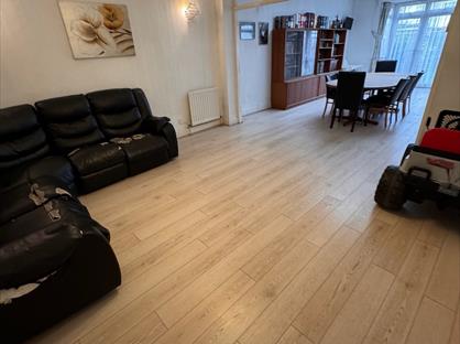 4 Bed Semi-Detached House, Golders Green Road, NW11