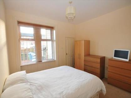2 Bed Flat, The Hedges, FK1