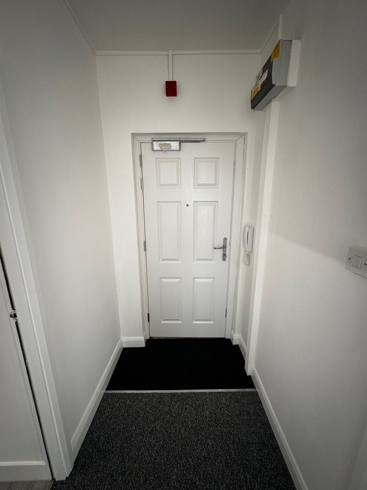 2 Bed Flat, Hamstead Court, B19 photo 5