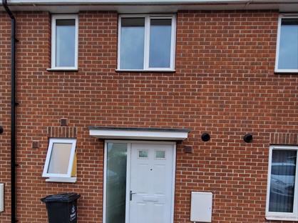 2 Bed Terraced House, Lakelot Close, WV12