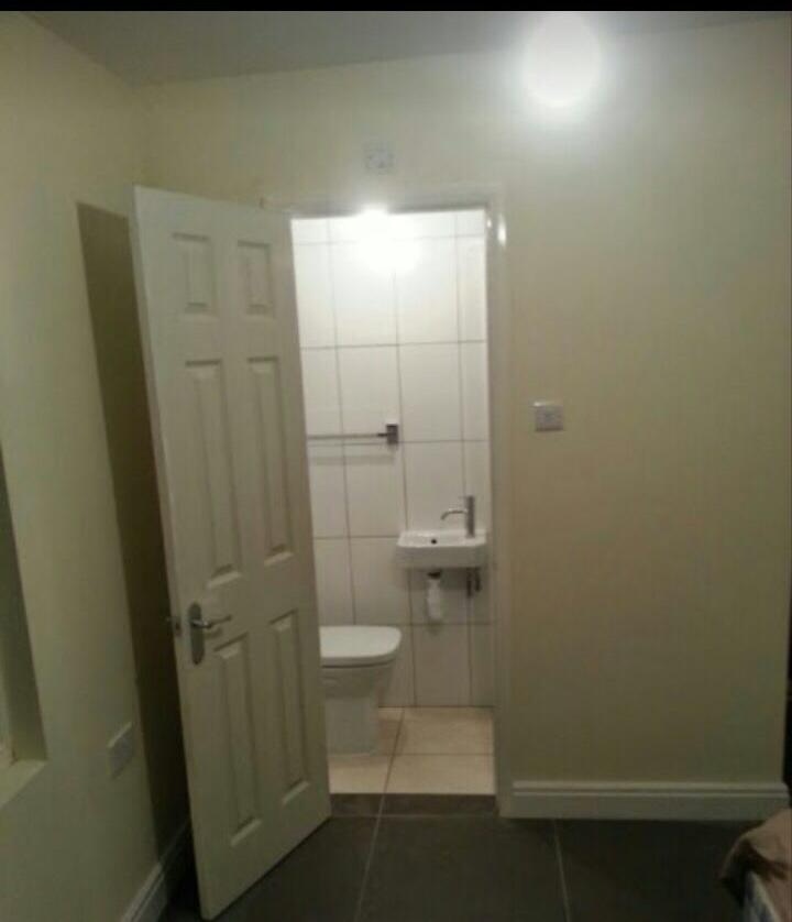 Dagenham Studio Flat, Broad Street, RM10 To Rent Now for £728.00 p/m