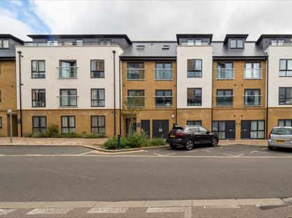 1 Bed Flat, Sapphire Court, WD17