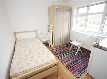 Studio Flat, Westway, W12