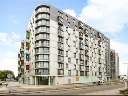 1 Bed Flat, Hunsaker, RG1