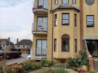 2 Bed Flat, South Road, CT21