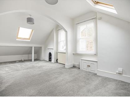 Studio Flat, Burgoyne Road, SE25