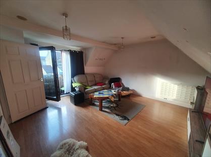 2 Bed Flat, Orchard Street, ME8