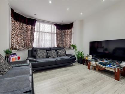 3 Bed Semi-Detached House, Evelyn Avenue, NW9