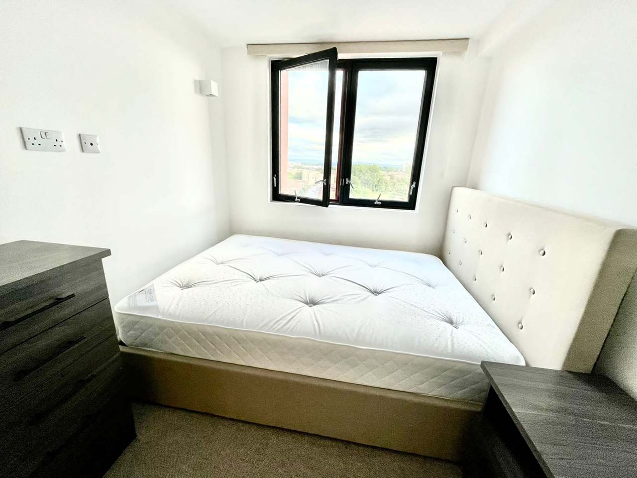 Additional image 8 of 3 Bed Flat, Spinners Way, M15, N1 7GU