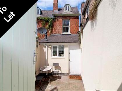 2 Bed Flat, Clwyd Street, LL15