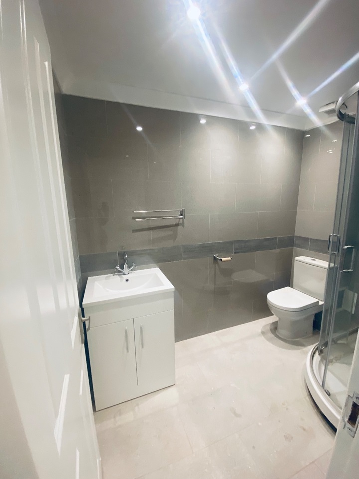 2 Bed Flat, West Street, BN1 photo 5