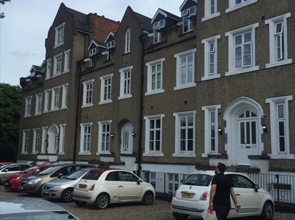 2 Bed Flat, Upton Park, SL1