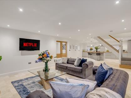 6 Bed Detached House, Lilac Cottage, NR29