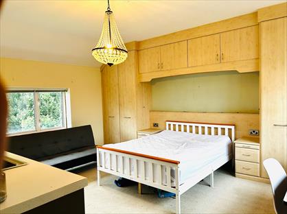 Room in a Shared House, Holland Way, BR2