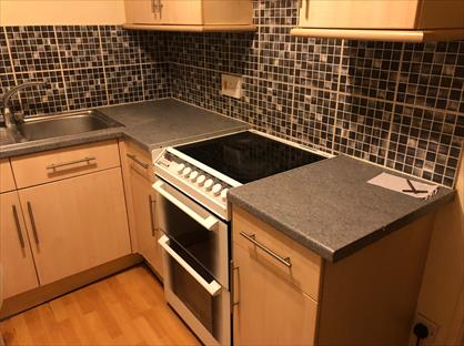 1 Bed Flat, Chilten View Rd, UB8