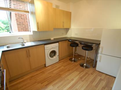 2 Bed Flat, The Gables, N12