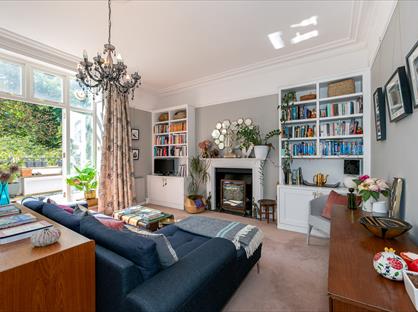 2 Bed Flat, Lexham Gardens, W8